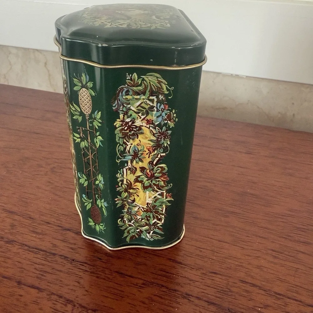 AVON Christmas Tin Canister empty Made in England 1981 Green Christmas Scene VTG